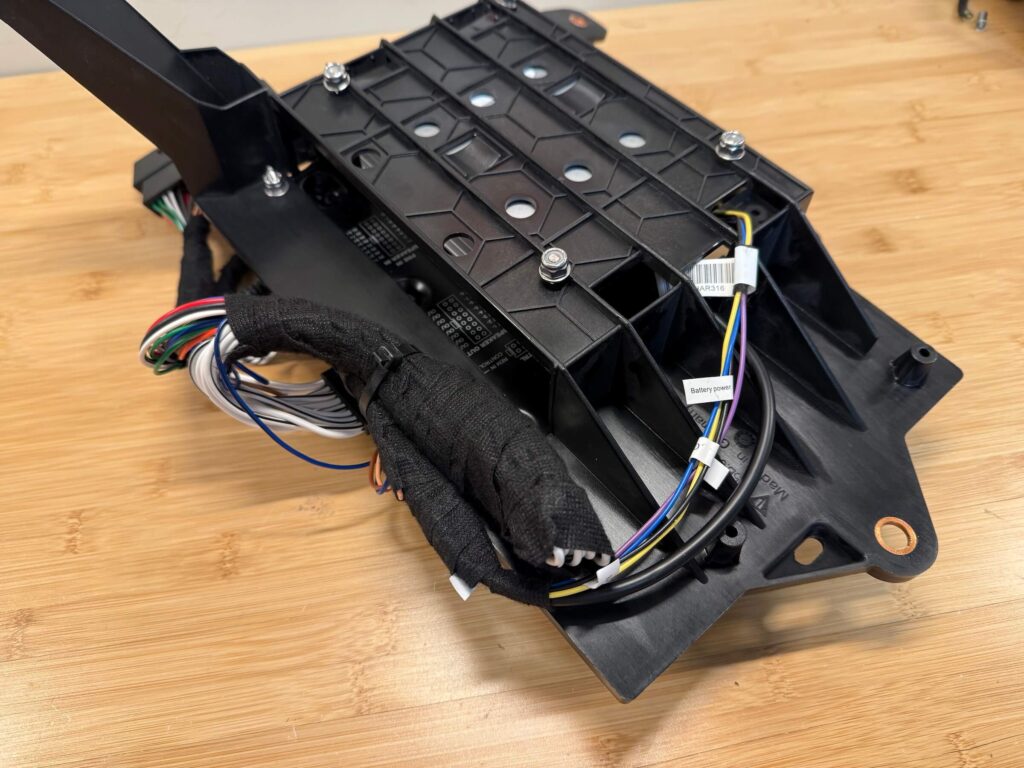 Underside amplifier assembly